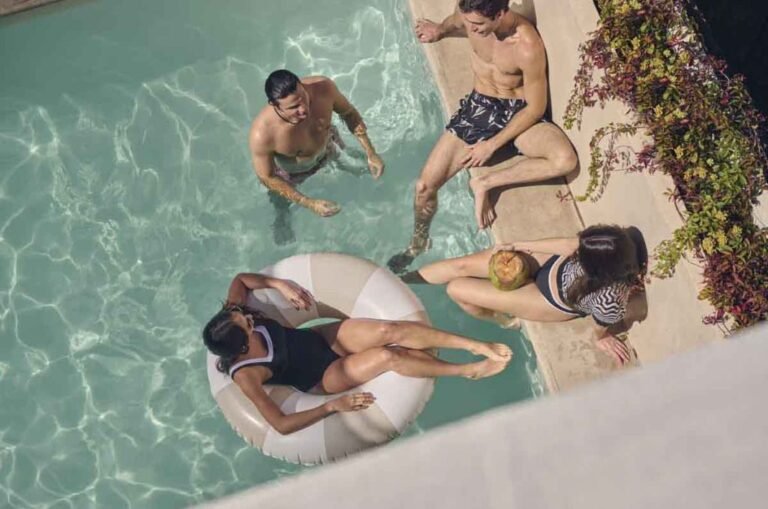 C&A lanza A Break in the City: Ropa ligera y trajes de baño para el calor