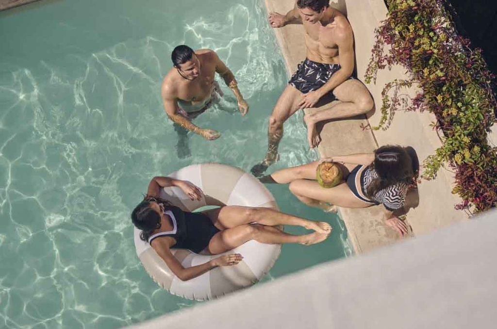 C&A lanza A Break in the City: Ropa ligera y trajes de baño para el calor