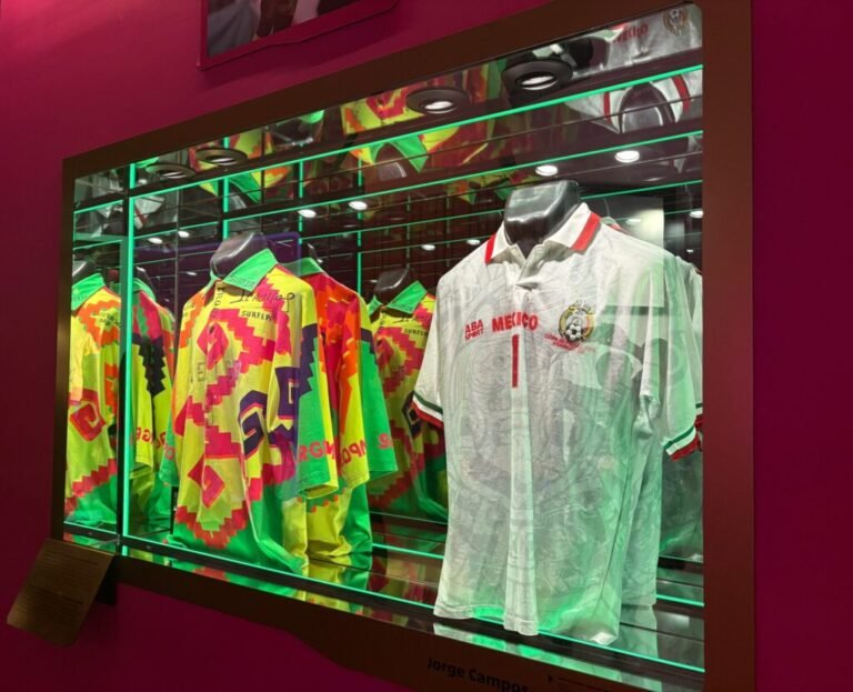 Futbolitos, canchas y el jersey de Pelé: así es la nueva expo GRATIS en CDMX sobre el Mundial 2026