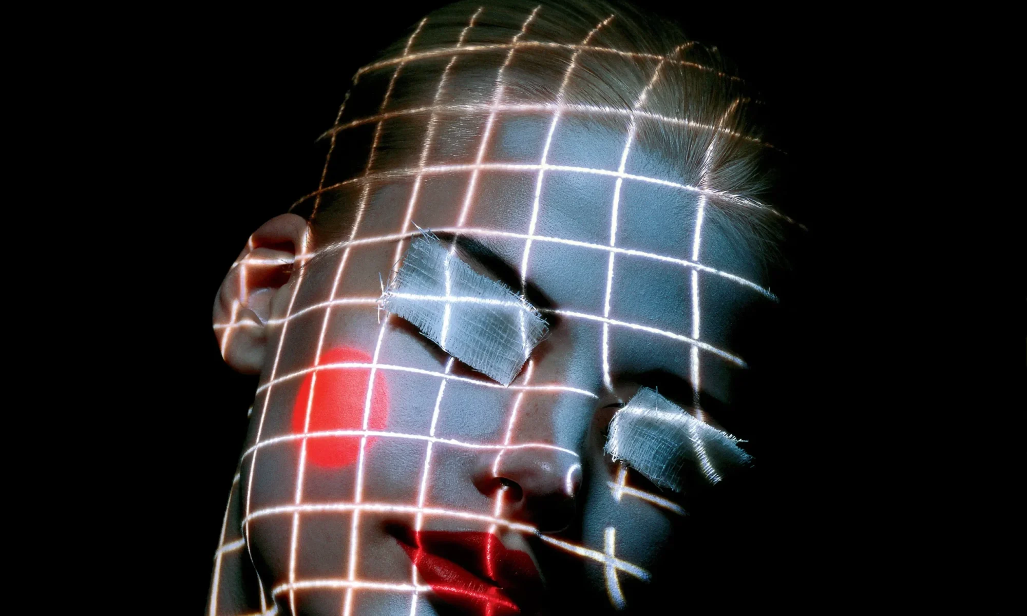 Historia del maquillaje: De la Corte de Versalles al Punk