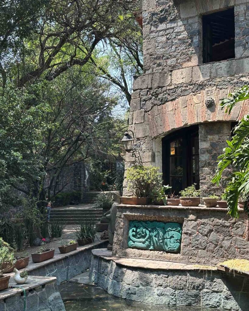 La Casa Fuerte de Emilio “El Indio” Fernández: el museo escondido en Coyoacán
