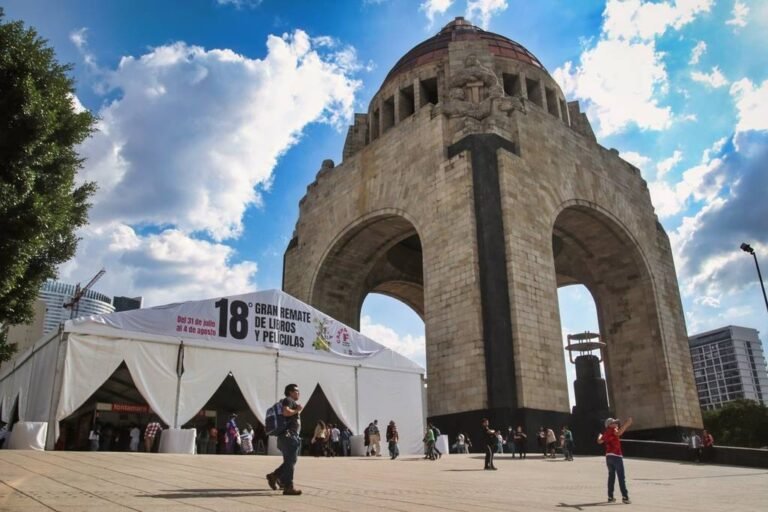 ¡Libros desde $10 pesos! Vuelve el Gran Remate de libros al Monumento a la Revolución