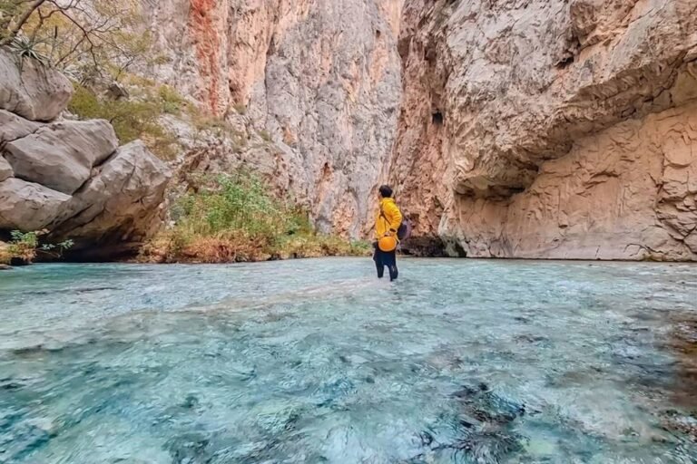 No es Tolantongo: el Pueblo Mágico con grutas de aguas termales, manantiales cristalinos y cuevas por $100 que es perfecto para visitar esta Semana Santa