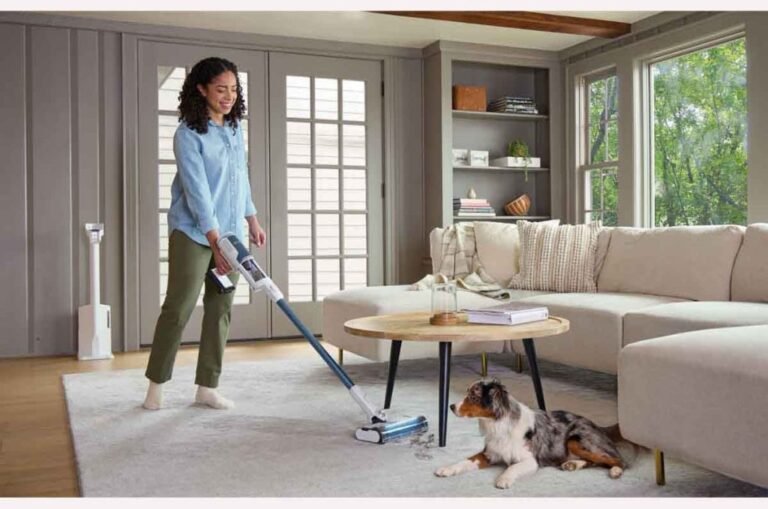 Shark lanza aspiradoras inalámbricas y succión para mascotas