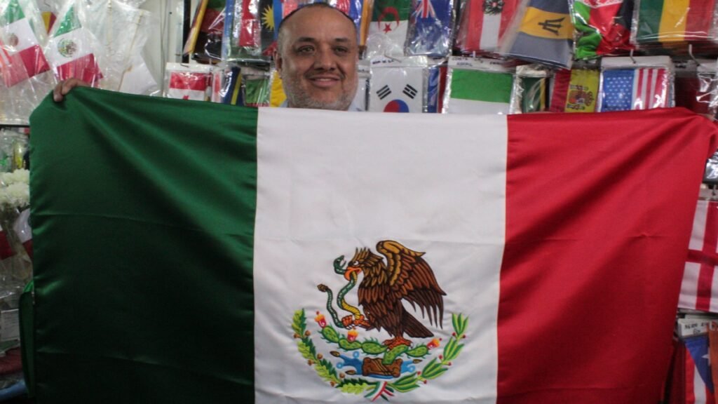 Compra tu bandera para el Mundial 2026 en esta tienda del Centro Histórico de la CDMX