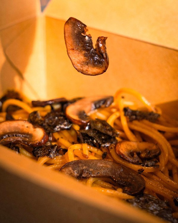 De ramen a mariscos: los puestos de comida más ricos en CDMX