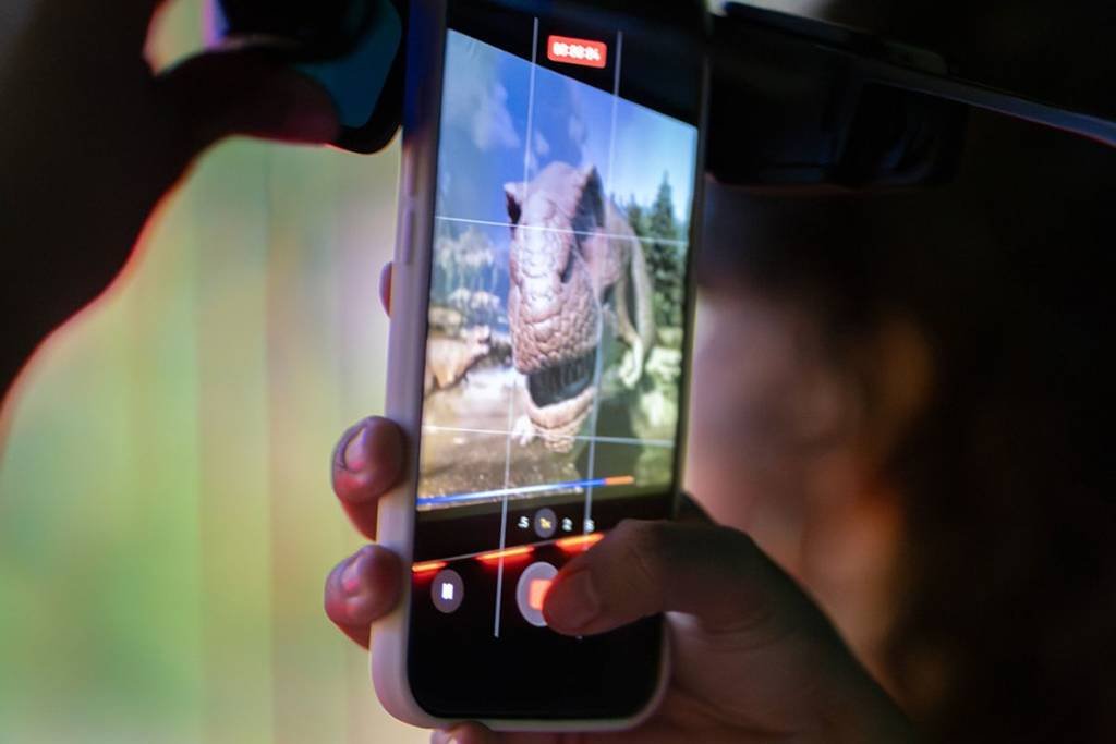 Dinosaurios gigantes, ballenas, pingüinos y más en el primer zoológico de hologramas de Latinoamérica: llega Hologram Zoo a CDMX