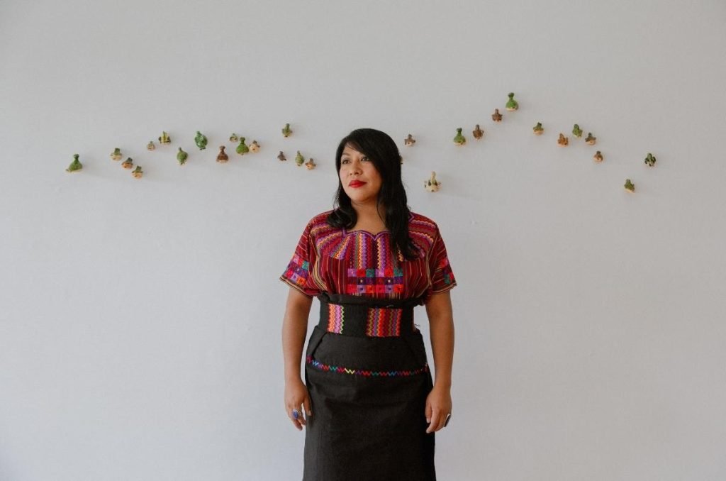 El agua no se contiene: performance y resistencia en Atravesar el lago en Casa del Lago UNAM