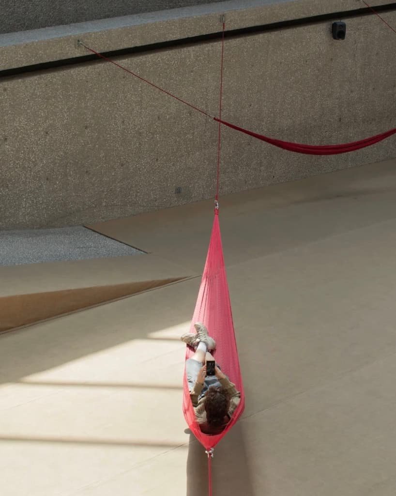 Exposición con hamacas para “pensar cosas” en el Museo Tamayo