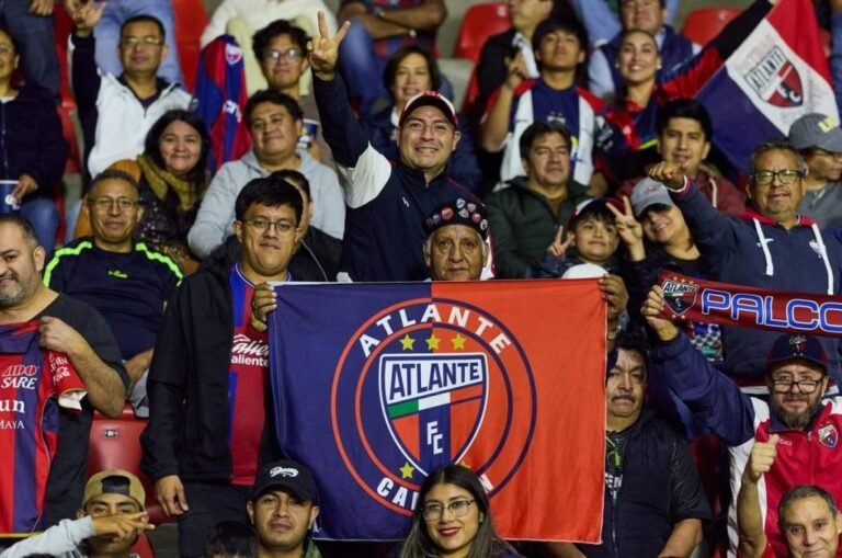 La CDMX se pinta azulgrana: Atlante celebra 110 años con mega caravana