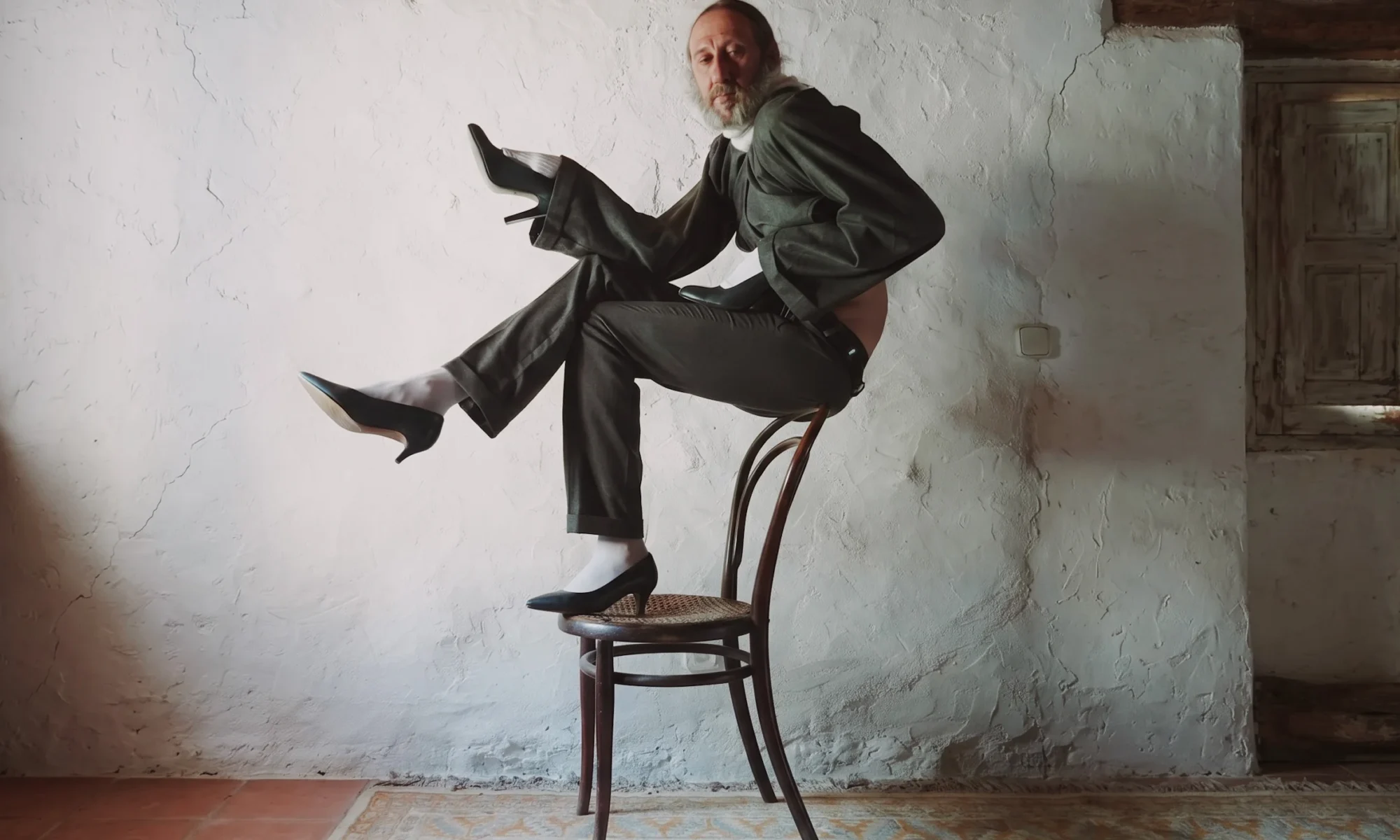 Miguel Adrover: La rebeldía real vs. el activismo de pasarela