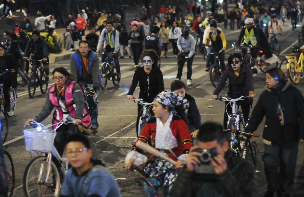 Rodada nocturna en Chapultepec esta Noche de Museos