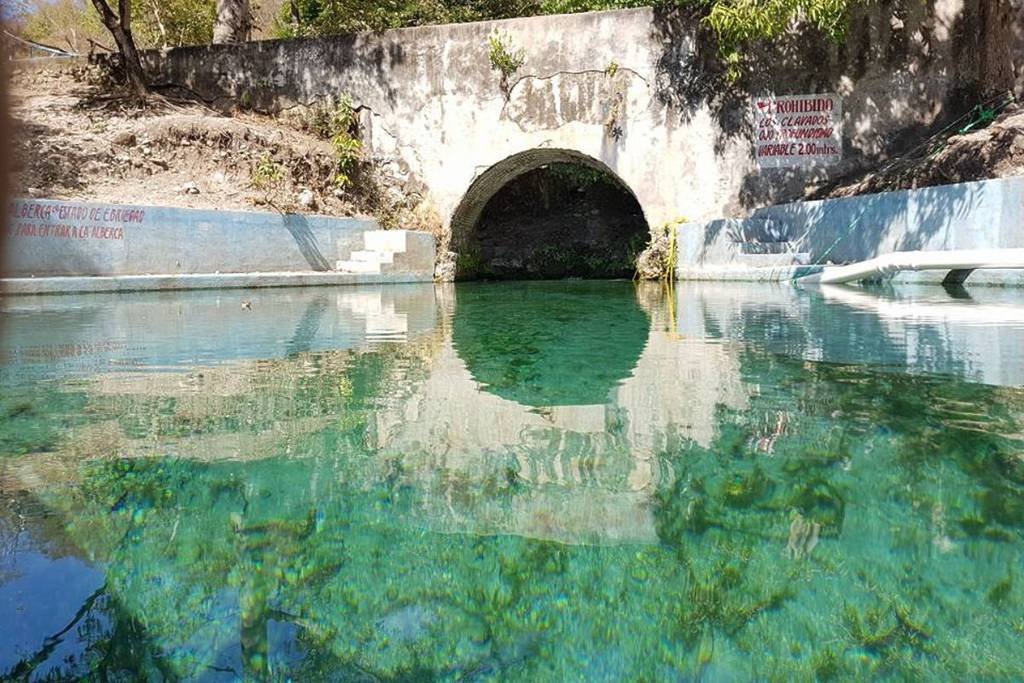 Tras años de sequía, este balneario natural de manantiales cristalinos resurgió: la entrada solo cuesta $50